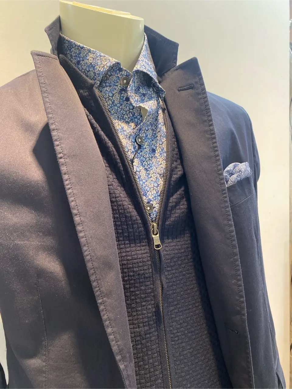 JOSEPH ABBOUD 坪井 コーディネート画像