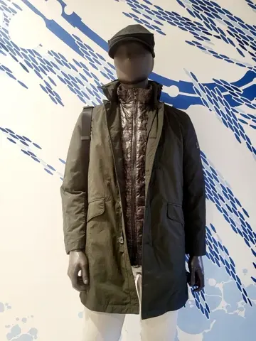 JOSEPH ABBOUD 亀井 コーディネート画像