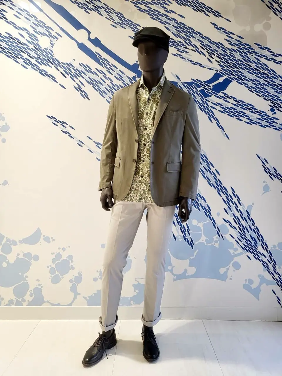 JOSEPH ABBOUD 亀井 コーディネート画像