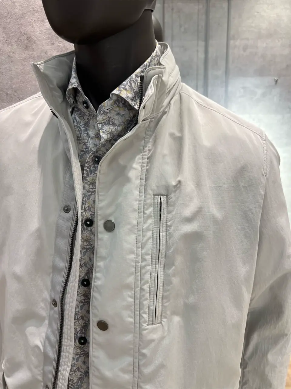 JOSEPH ABBOUD 上條 コーディネート画像