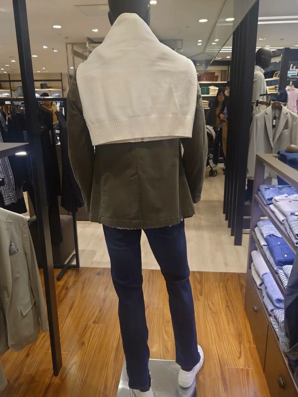 JOSEPH ABBOUD 三宅 コーディネート画像