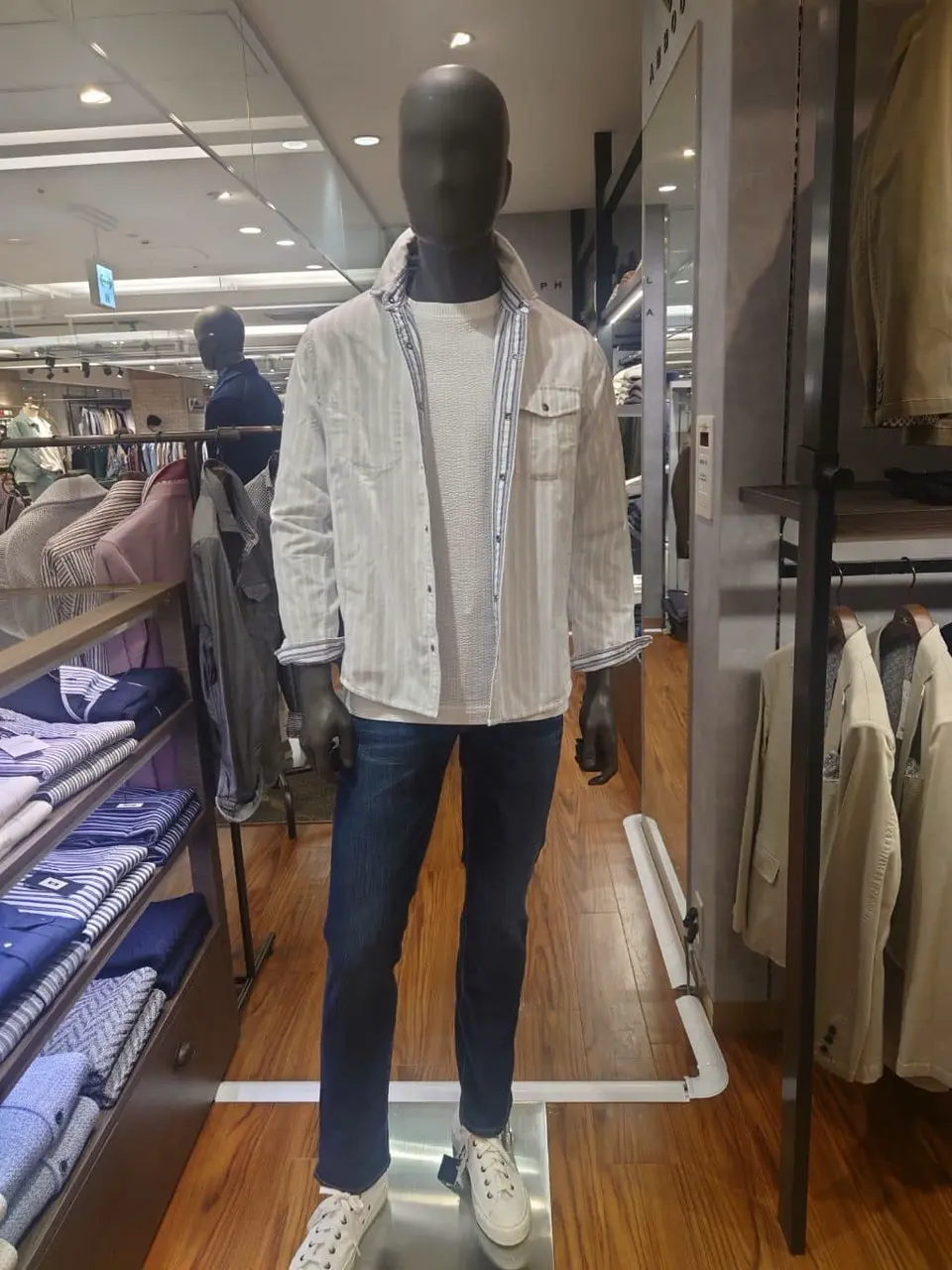 JOSEPH ABBOUD 三宅 コーディネート画像