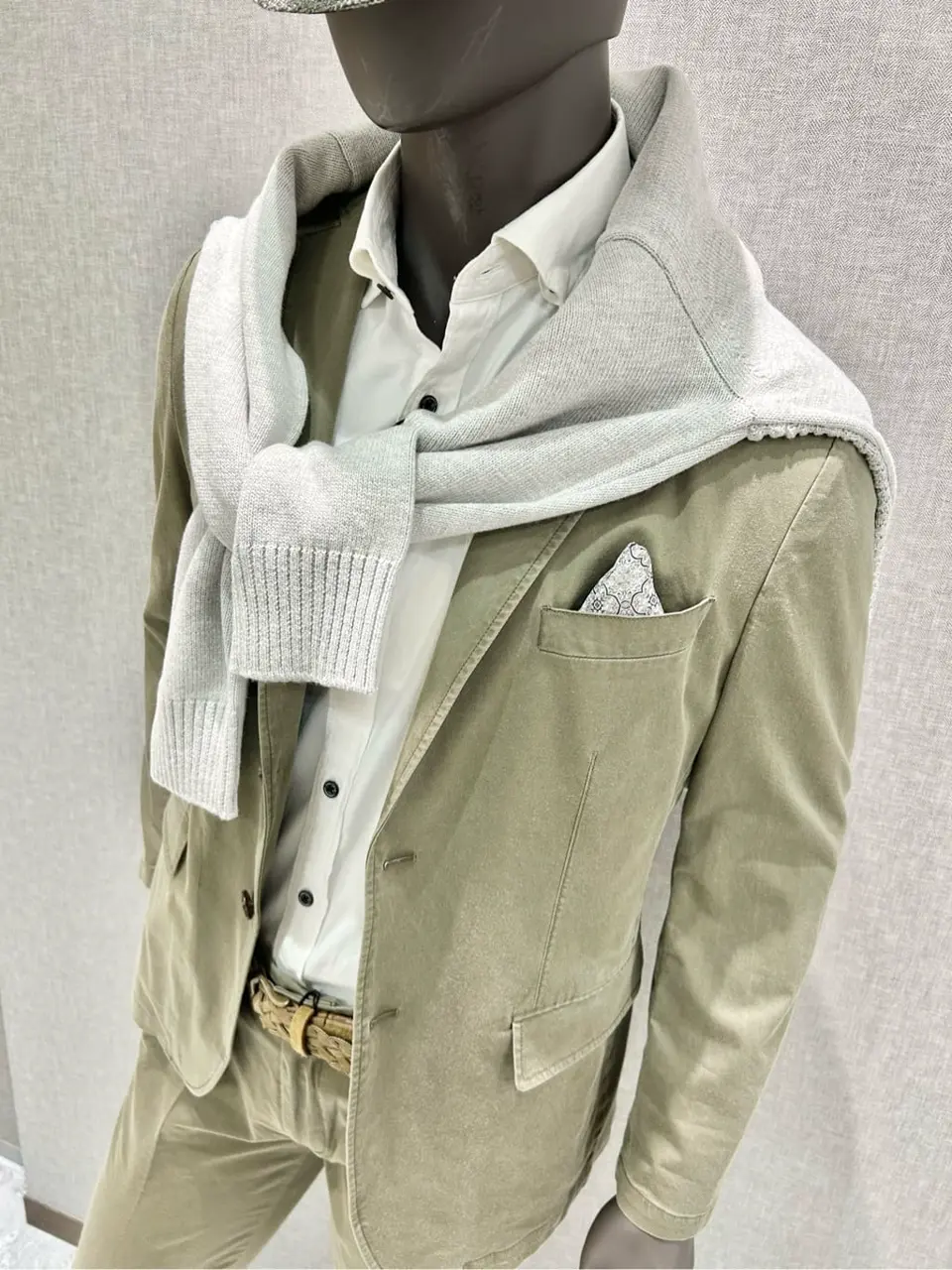 JOSEPH ABBOUD 上田 コーディネート画像