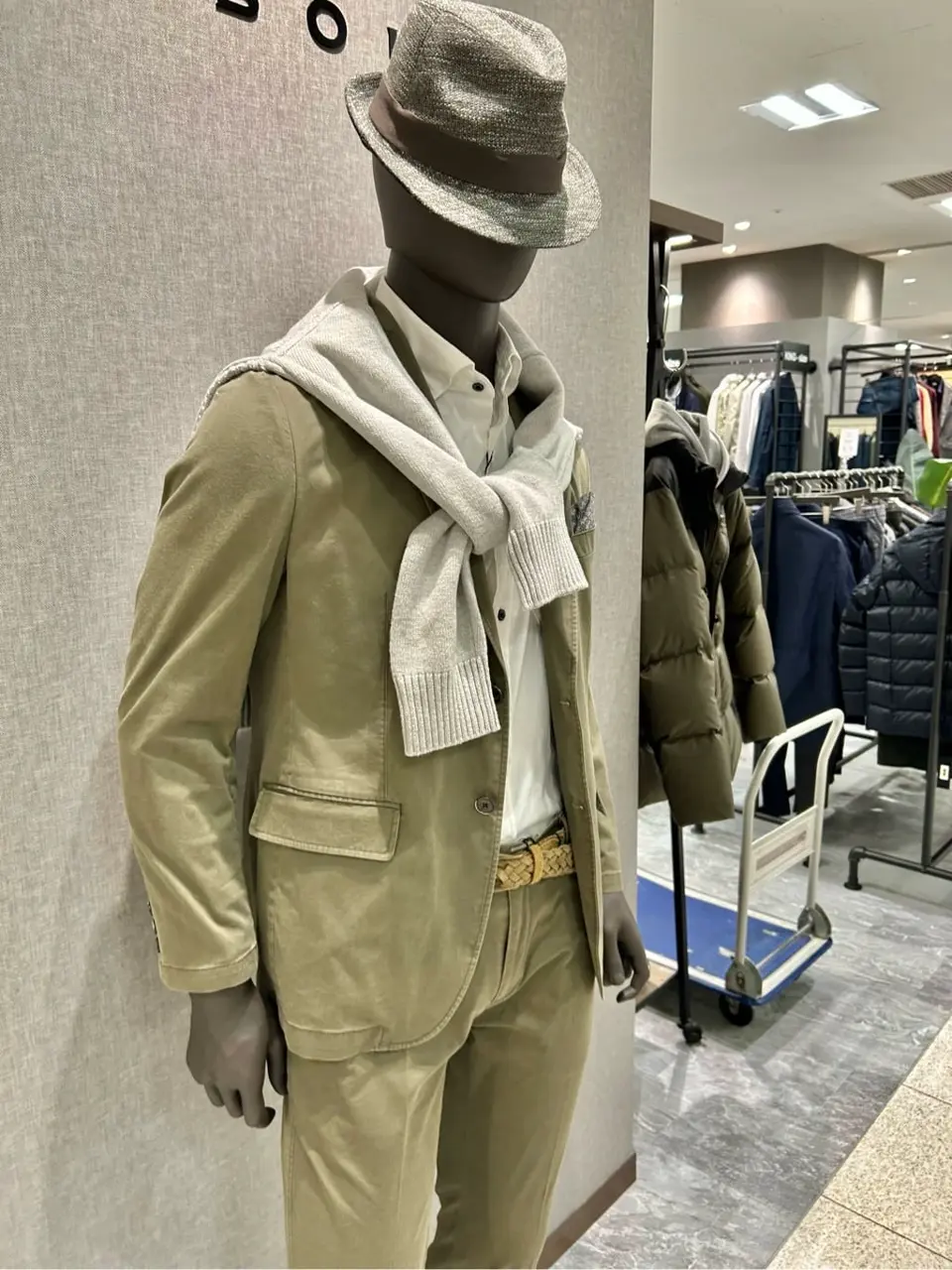 JOSEPH ABBOUD 上田 コーディネート画像