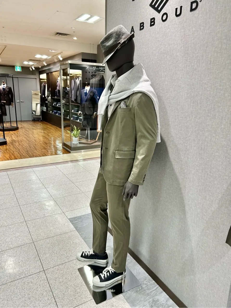 JOSEPH ABBOUD 上田 コーディネート画像