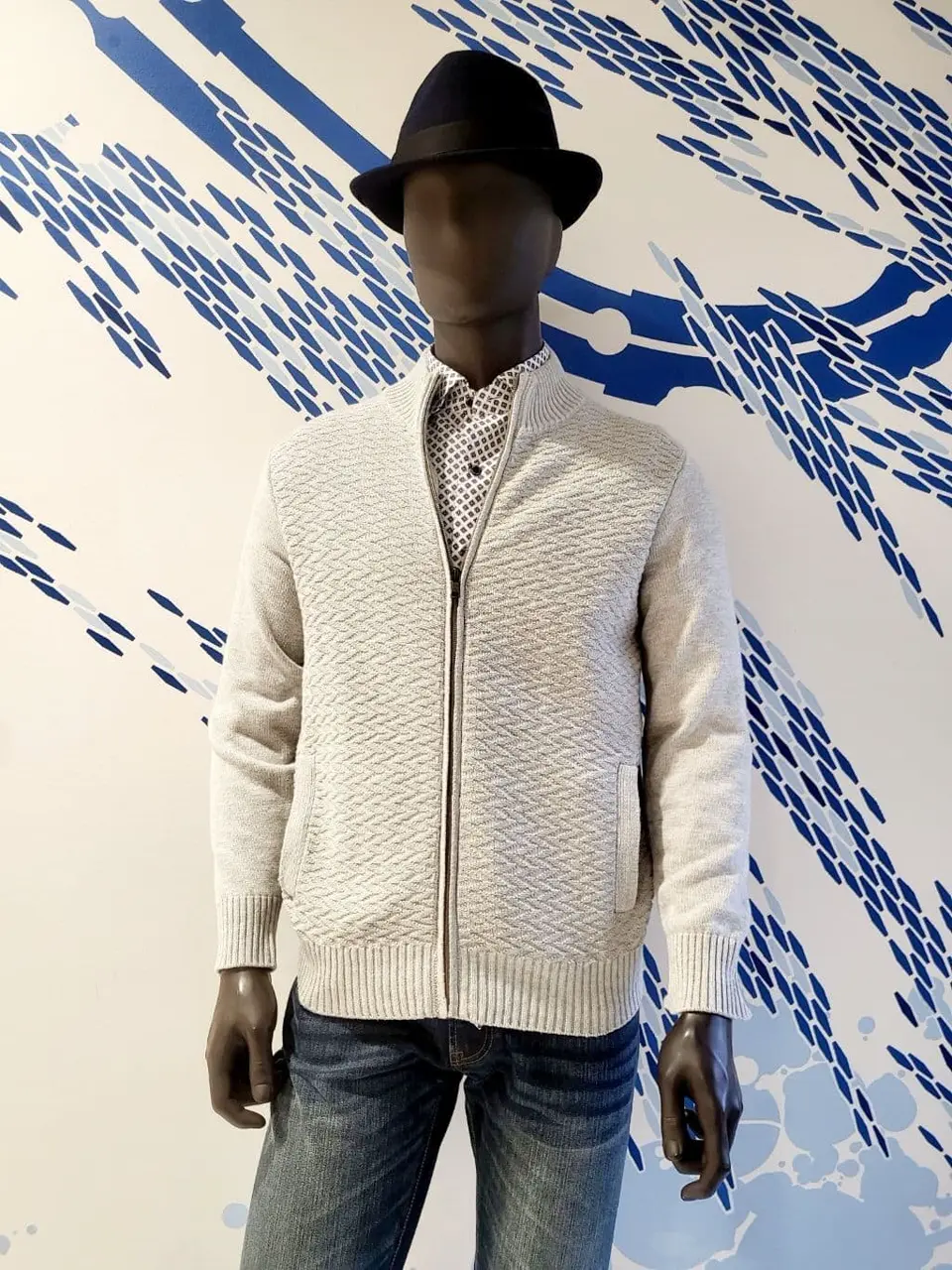 JOSEPH ABBOUD 亀井 コーディネート画像