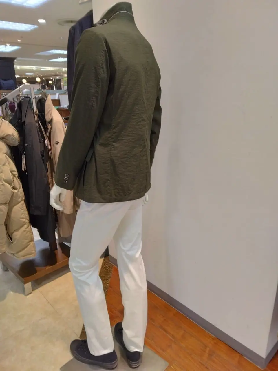 JOSEPH ABBOUD 　伊丹 コーディネート画像