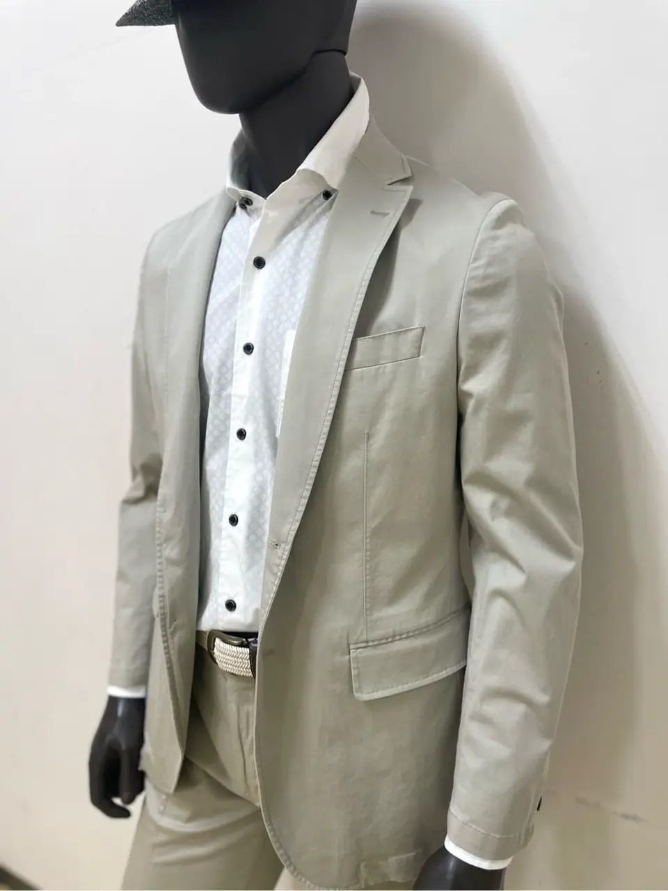 JOSEPH ABBOUD 金本 コーディネート画像