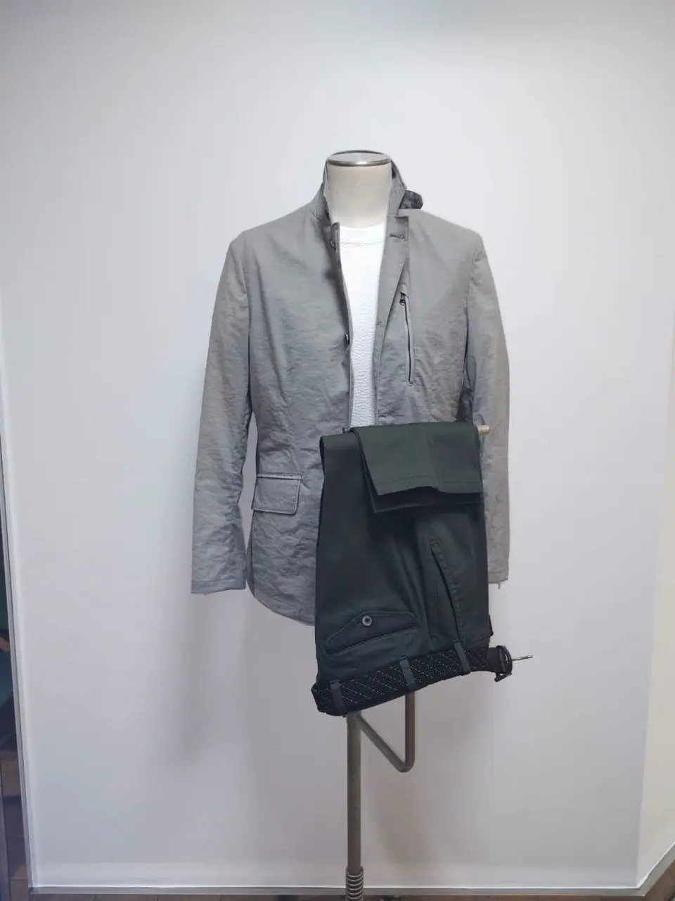 JOSEPH ABBOUD 三宅 コーディネート画像