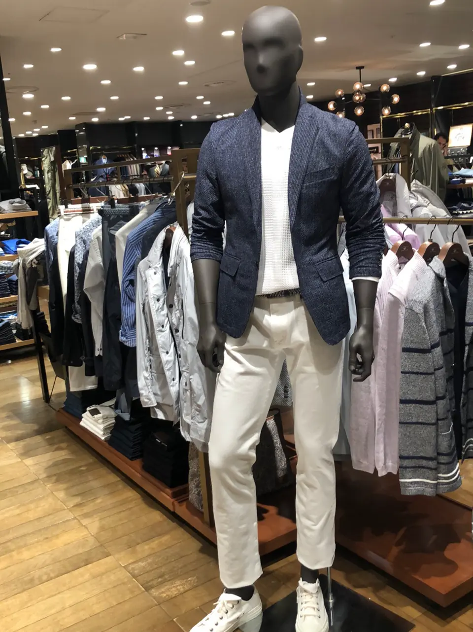 JOSEPH ABBOUD 新林 コーディネート画像