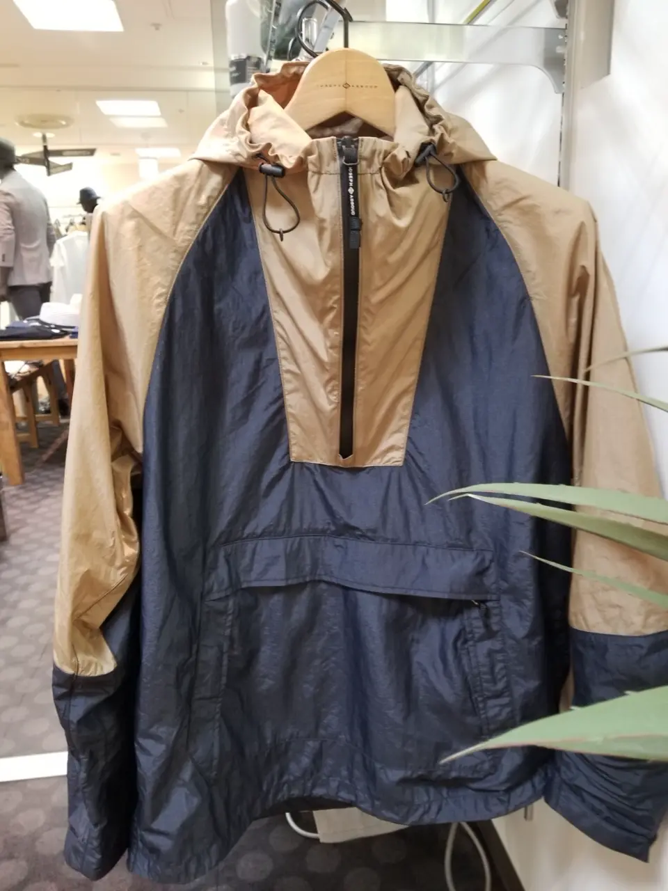 JOSEPH ABBOUD スタッフ コーディネート画像