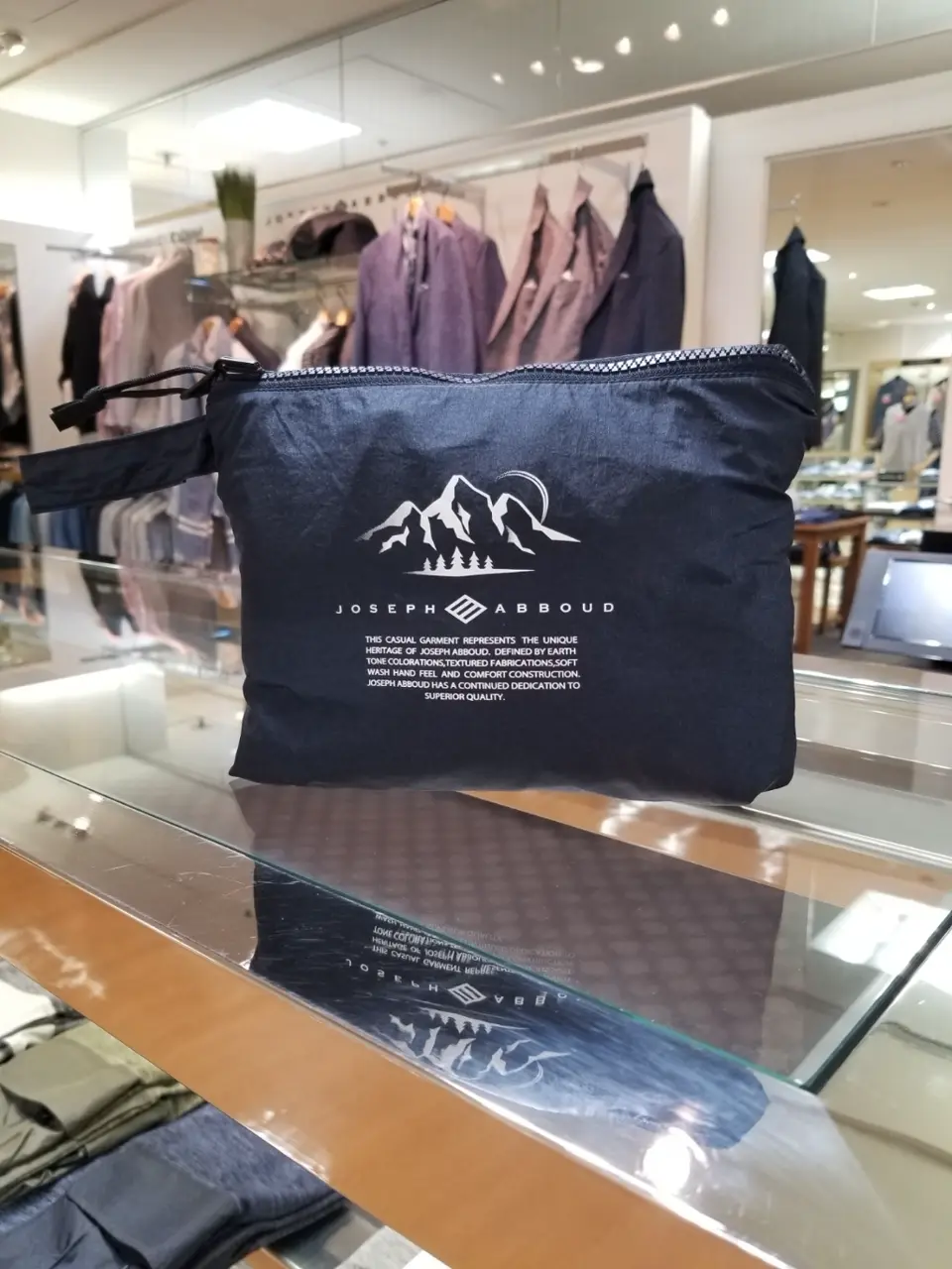 JOSEPH ABBOUD スタッフ コーディネート画像