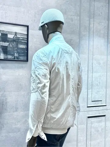 JOSEPH ABBOUD 二澤 コーディネート画像