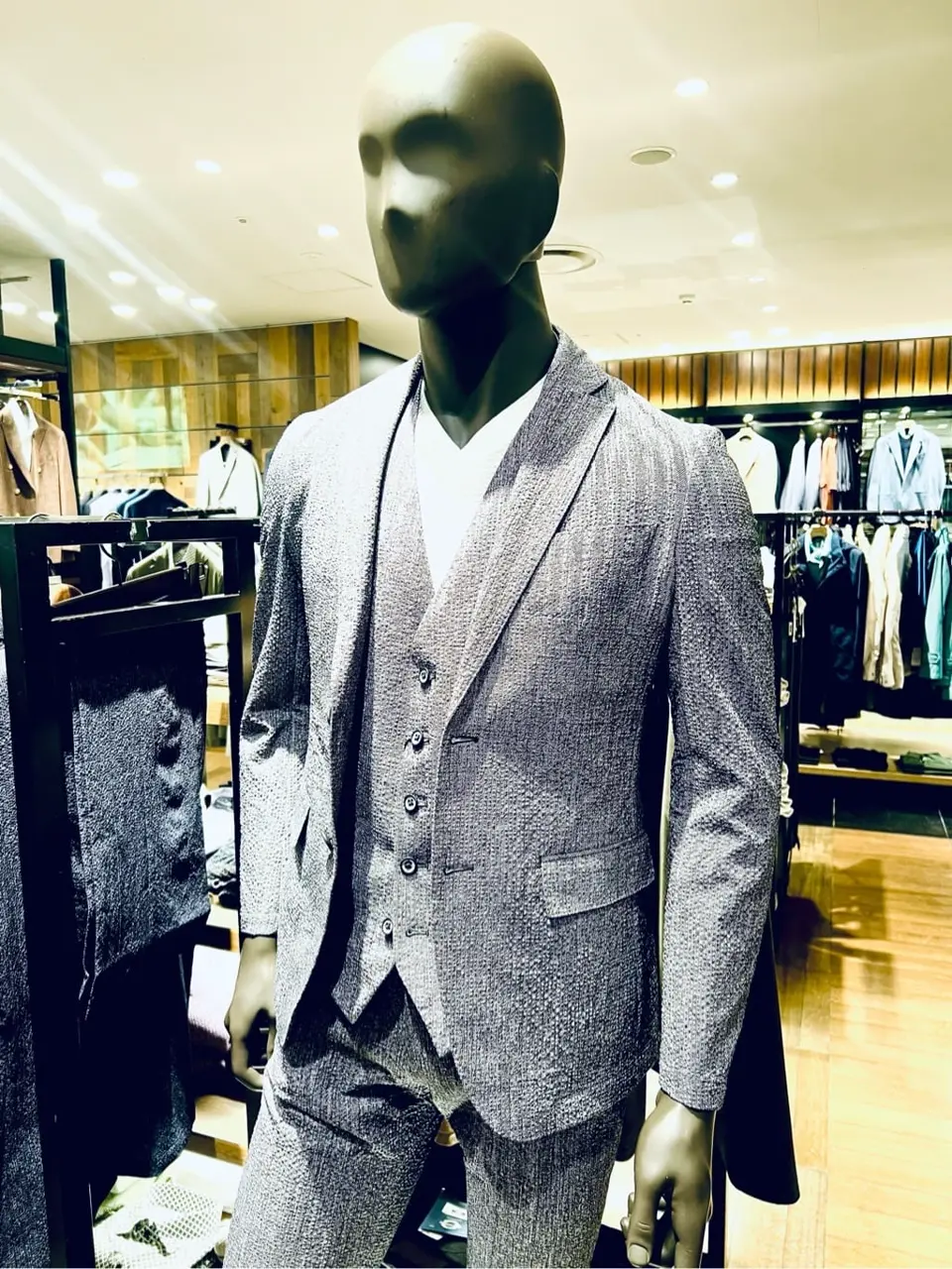 JOSEPH ABBOUD 新林 コーディネート画像