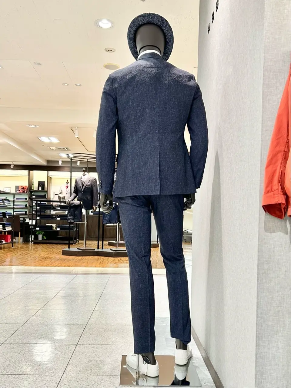 JOSEPH ABBOUD 上田 コーディネート画像