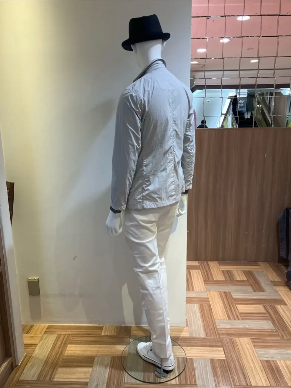 JOSEPH ABBOUD 小城 コーディネート画像