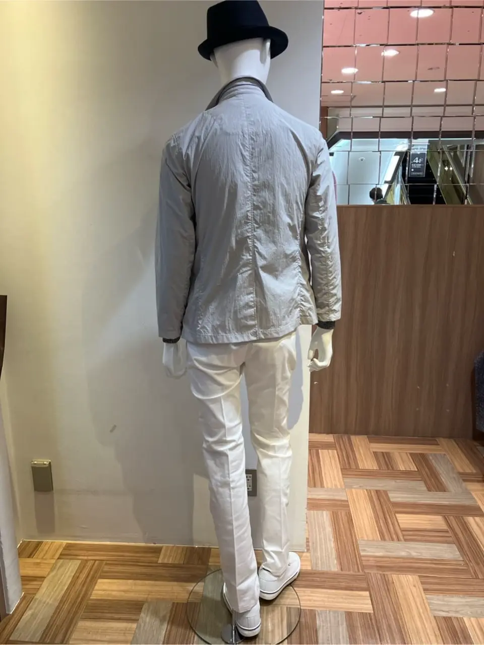 JOSEPH ABBOUD 小城 コーディネート画像