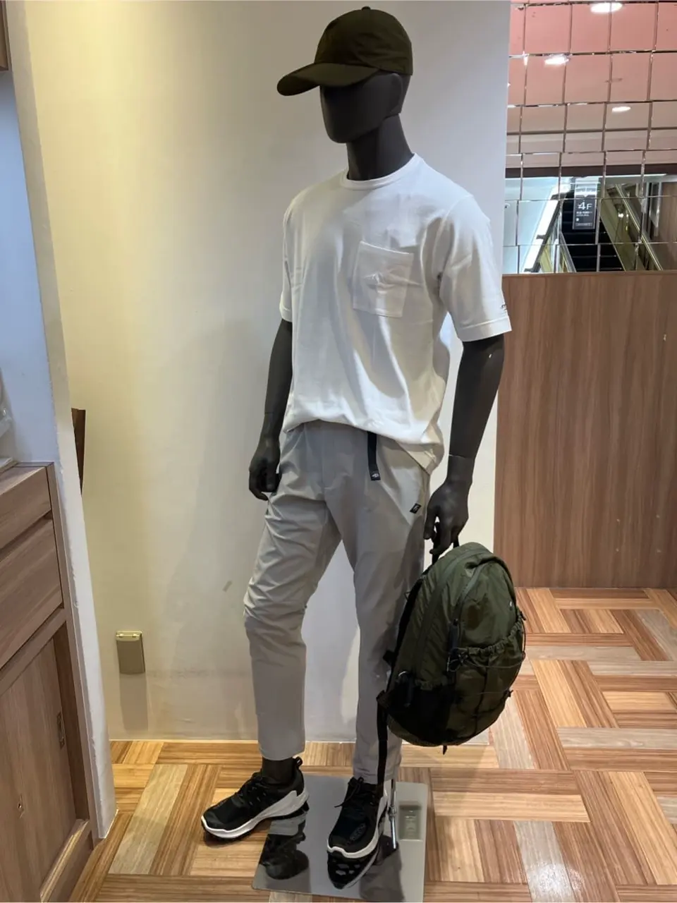 JOSEPH ABBOUD 三澄 コーディネート画像