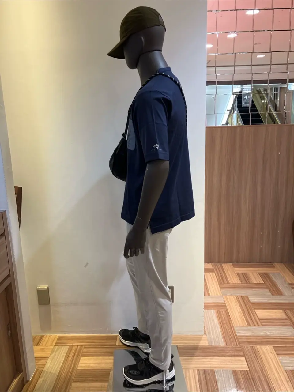 JOSEPH ABBOUD 三澄 コーディネート画像