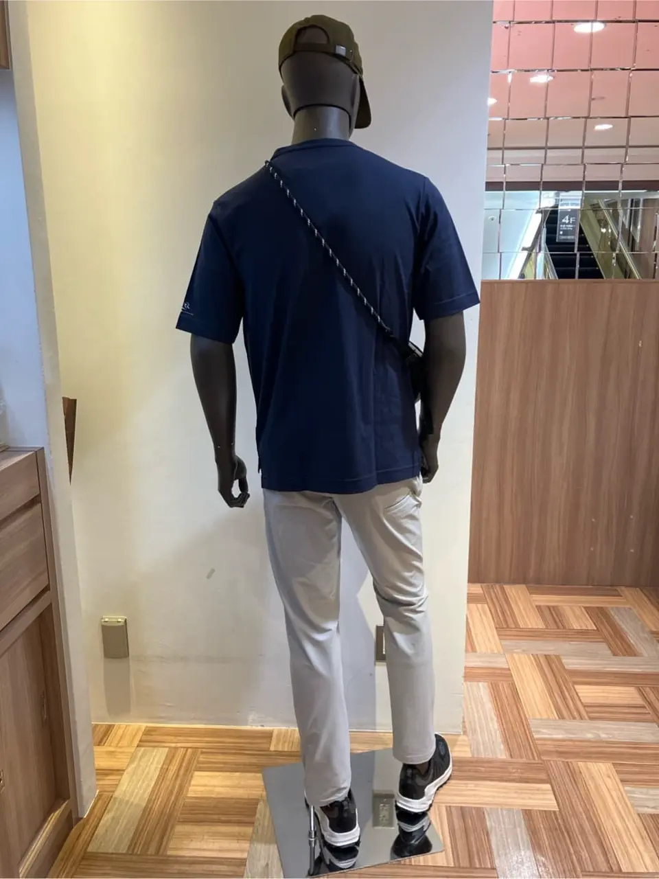 JOSEPH ABBOUD 三澄 コーディネート画像