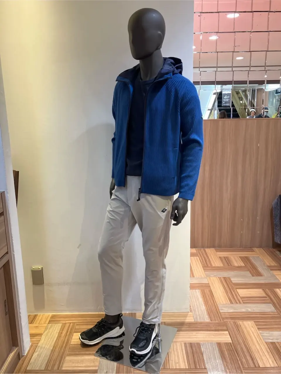 JOSEPH ABBOUD 小城 コーディネート画像