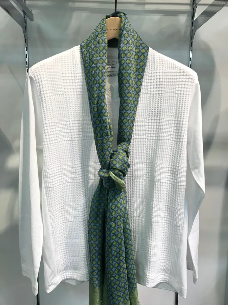 JOSEPH ABBOUD スタッフ コーディネート画像