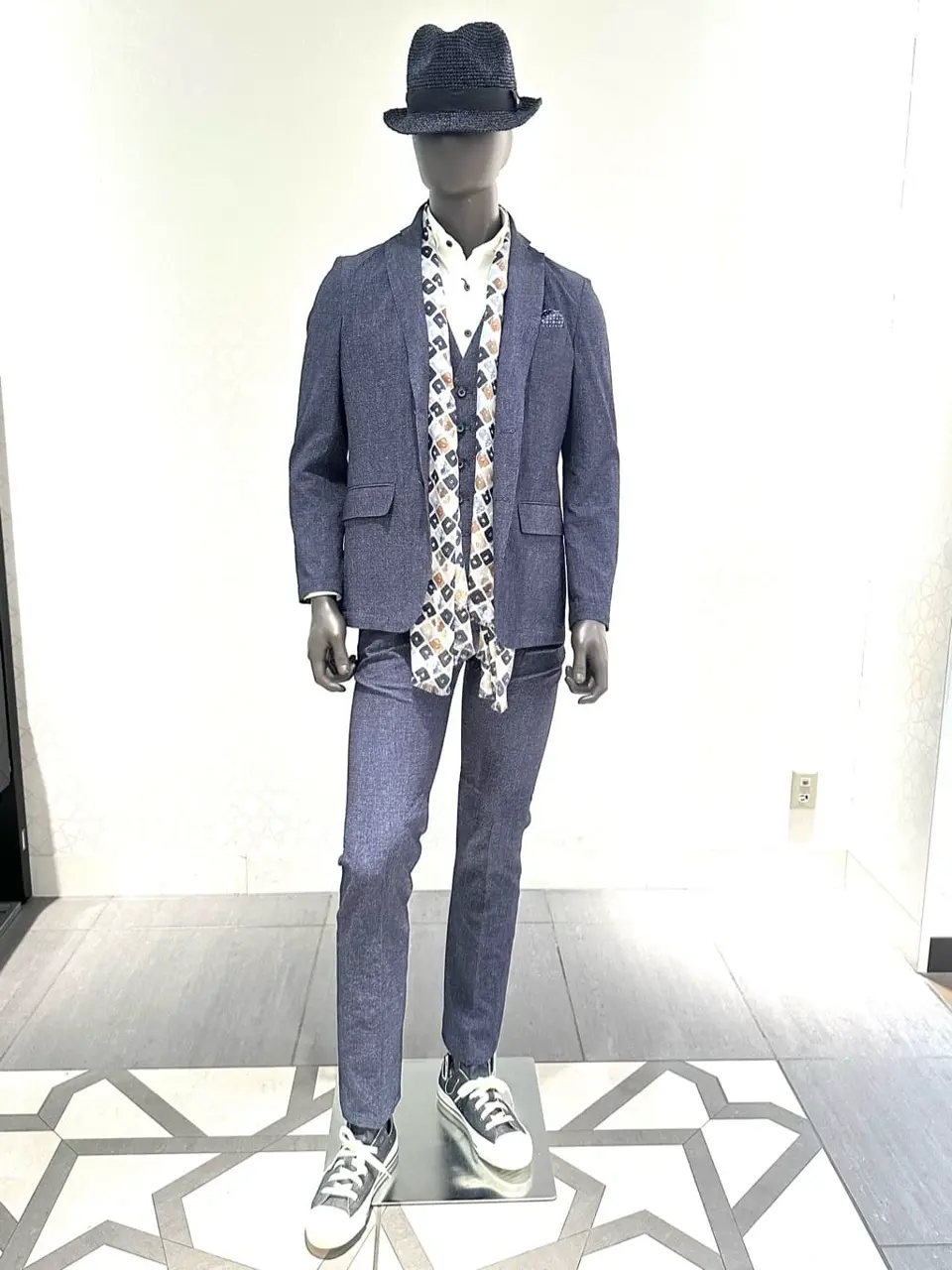 JOSEPH ABBOUD 石川 コーディネート画像