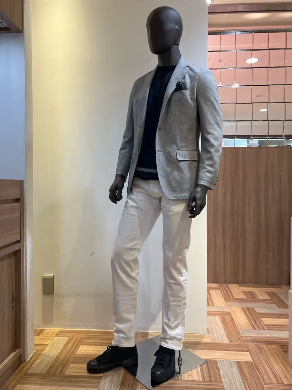 JOSEPH ABBOUD 小城 コーディネート画像