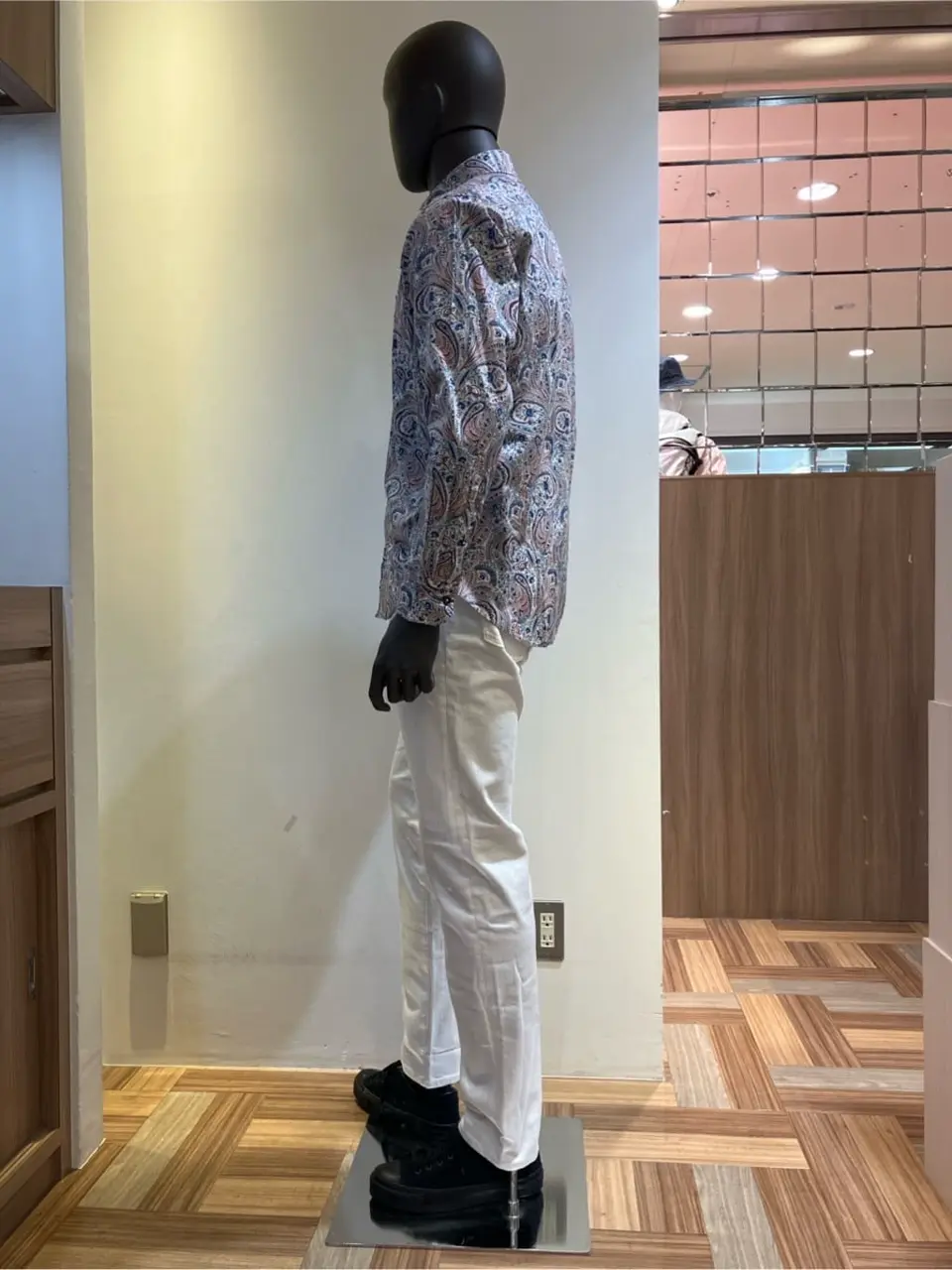 JOSEPH ABBOUD 小城 コーディネート画像