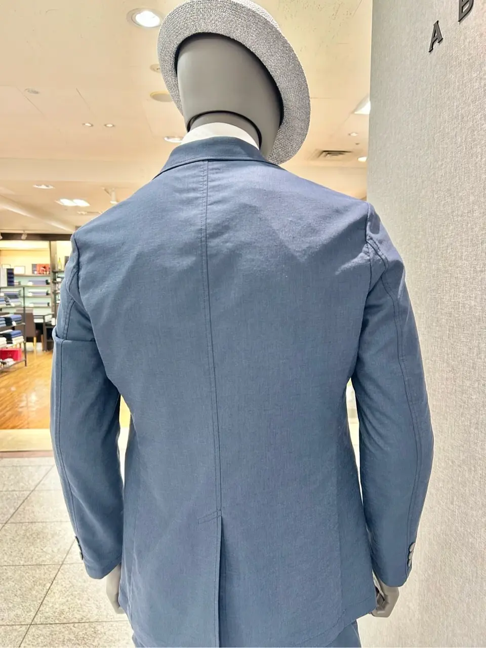 JOSEPH ABBOUD 上田 コーディネート画像