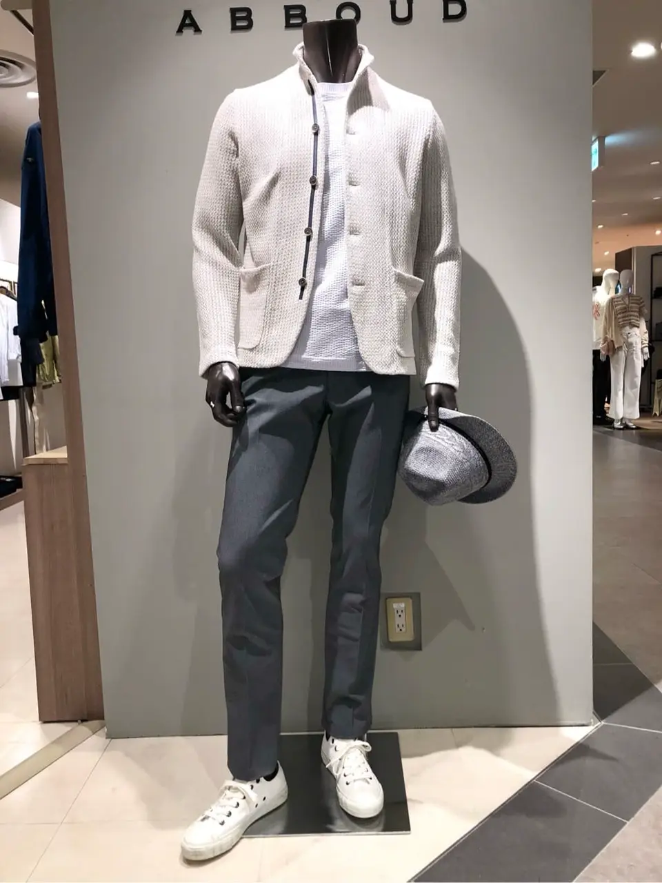 JOSEPH ABBOUD 川田 コーディネート画像