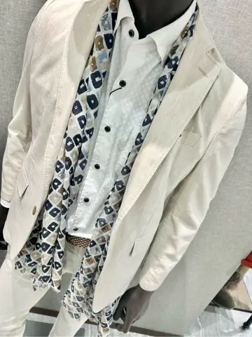 JOSEPH ABBOUD 上田 コーディネート画像