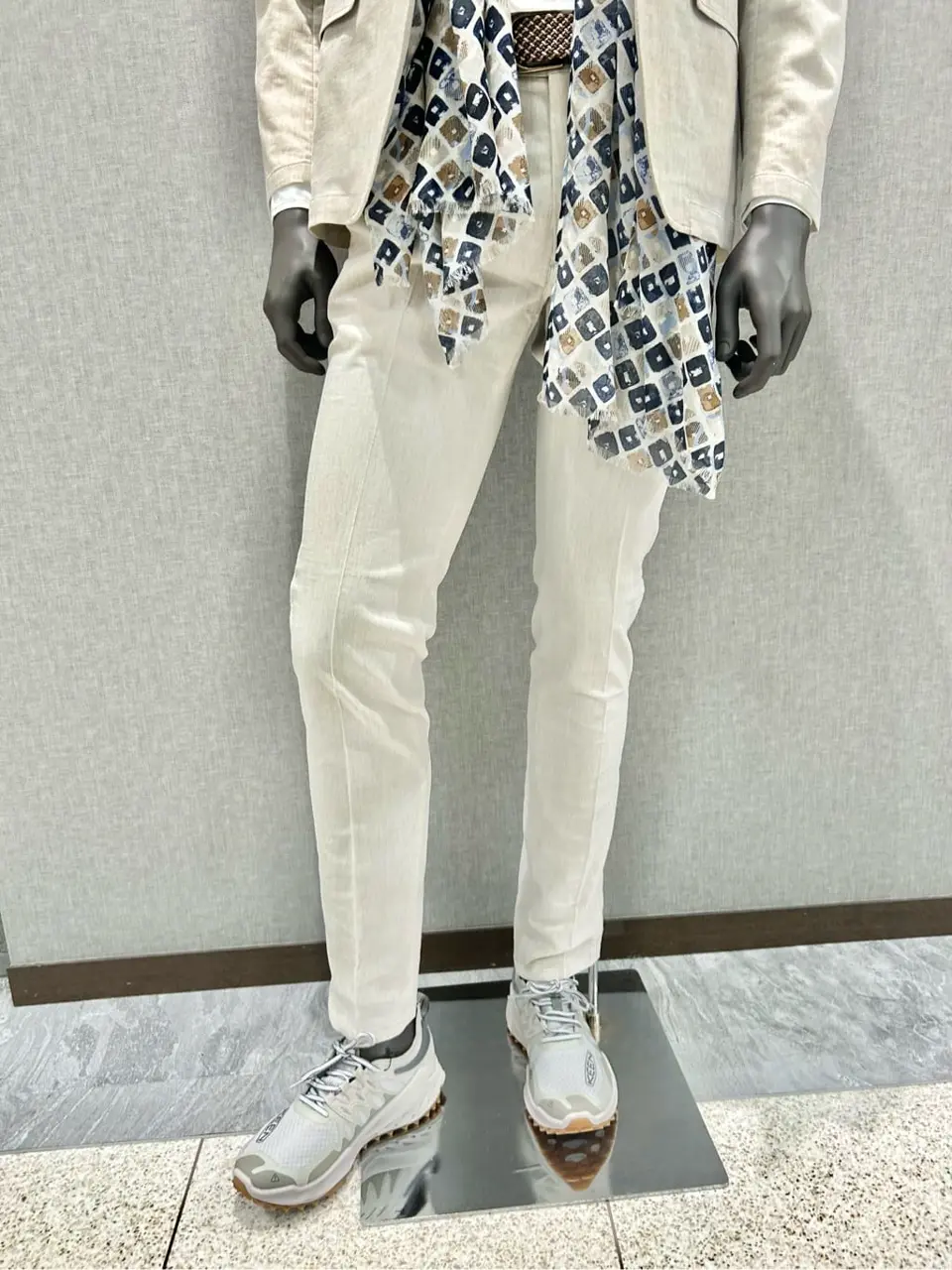 JOSEPH ABBOUD 上田 コーディネート画像