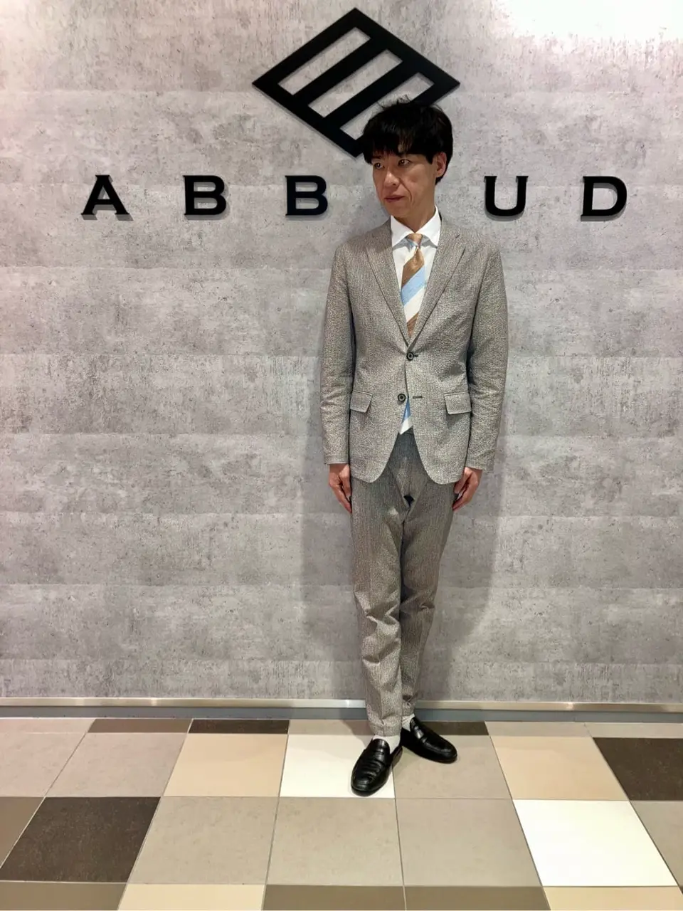 JOSEPH ABBOUD 足立 コーディネート画像