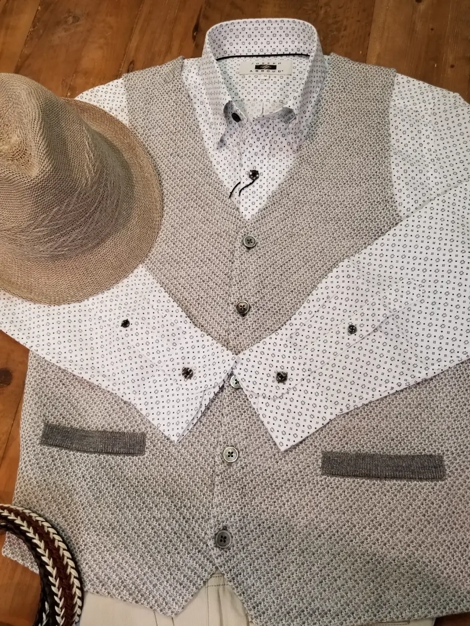 JOSEPH ABBOUD スタッフ コーディネート画像