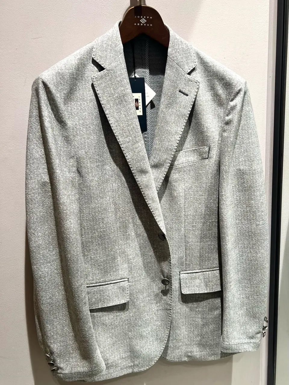 JOSEPH ABBOUD 新林 コーディネート画像