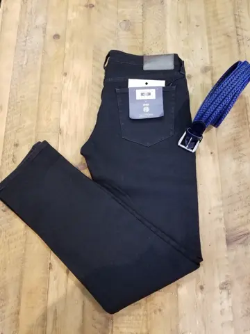 JOSEPH ABBOUD スタッフ コーディネート画像