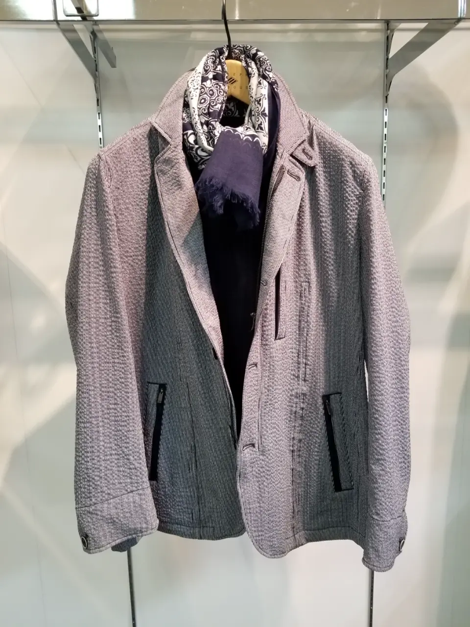 JOSEPH ABBOUD スタッフ コーディネート画像