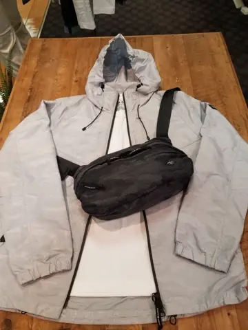 JOSEPH ABBOUD スタッフ コーディネート画像