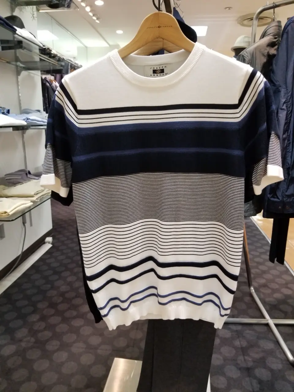 JOSEPH ABBOUD スタッフ コーディネート画像