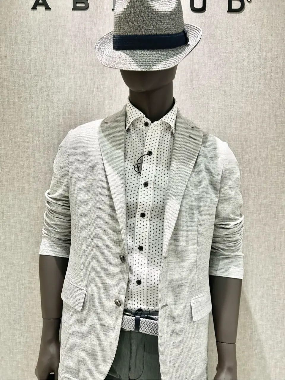 JOSEPH ABBOUD 上田 コーディネート画像