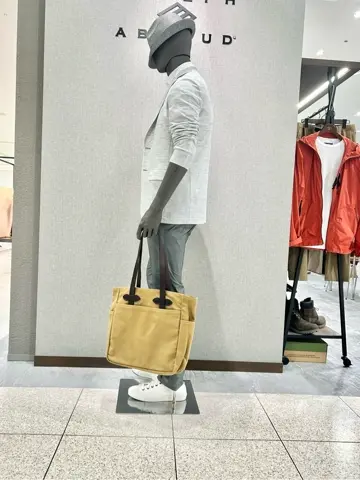 JOSEPH ABBOUD 上田 コーディネート画像