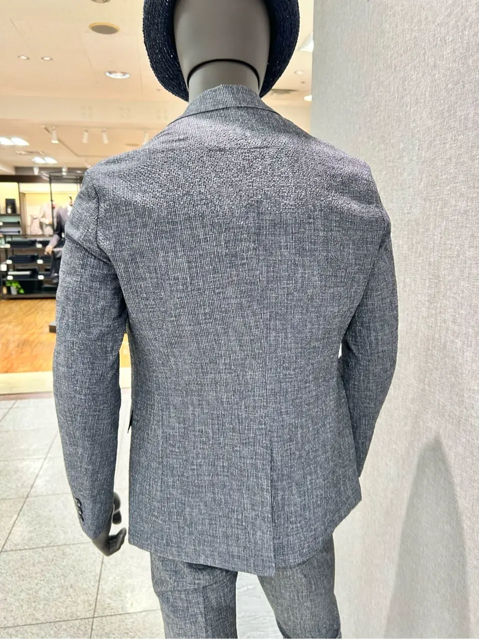 JOSEPH ABBOUD 上田 コーディネート画像