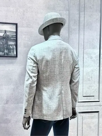 JOSEPH ABBOUD 二澤 コーディネート画像