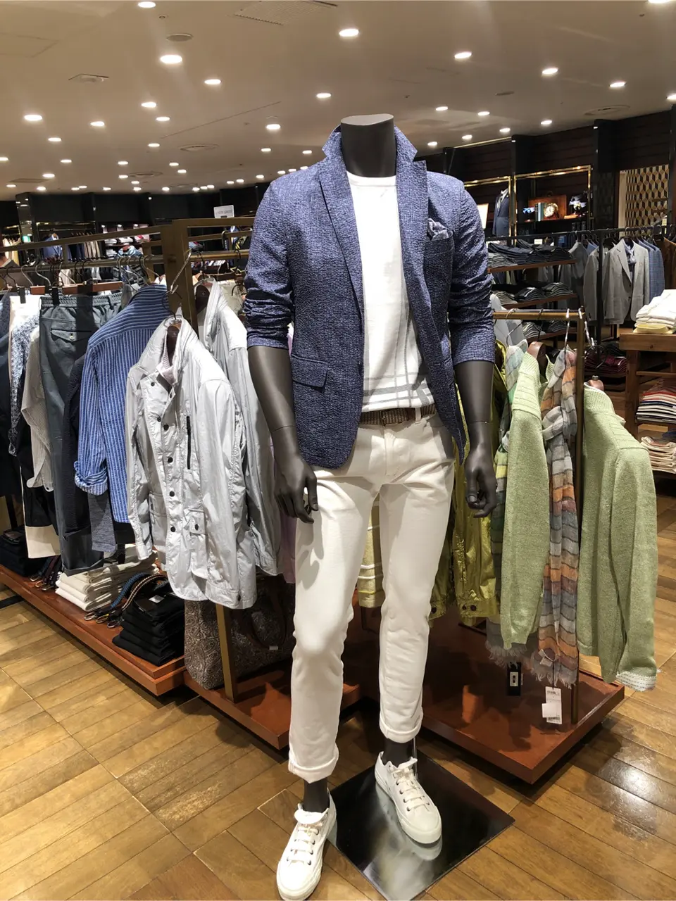 JOSEPH ABBOUD 新林 コーディネート画像