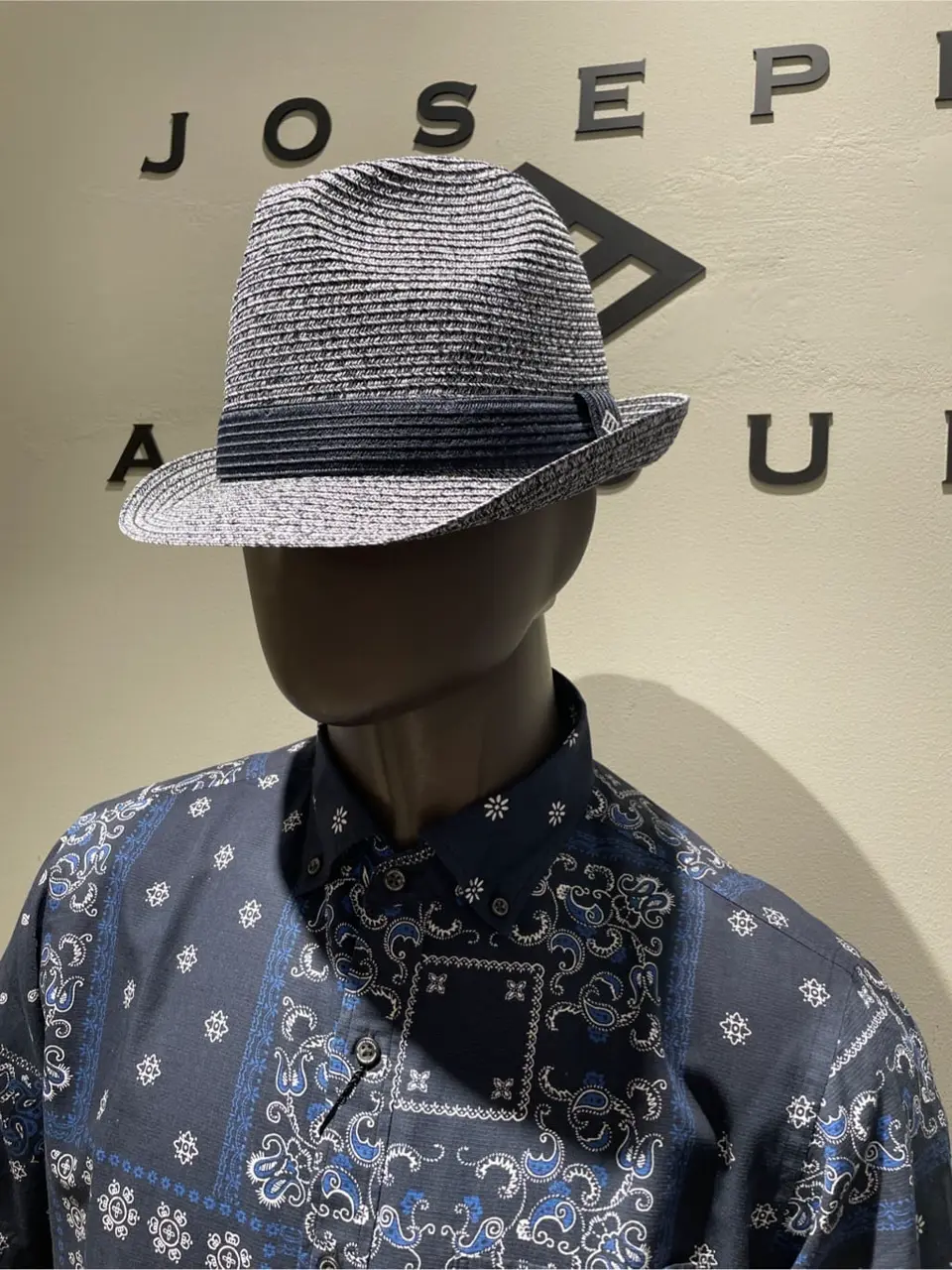 JOSEPH ABBOUD 伊津野 コーディネート画像