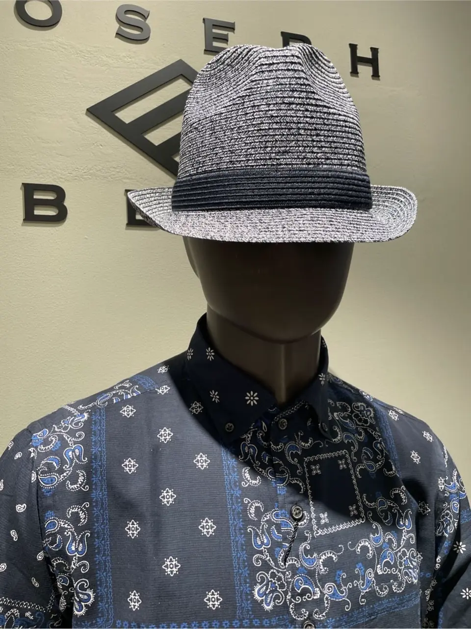 JOSEPH ABBOUD 伊津野 コーディネート画像