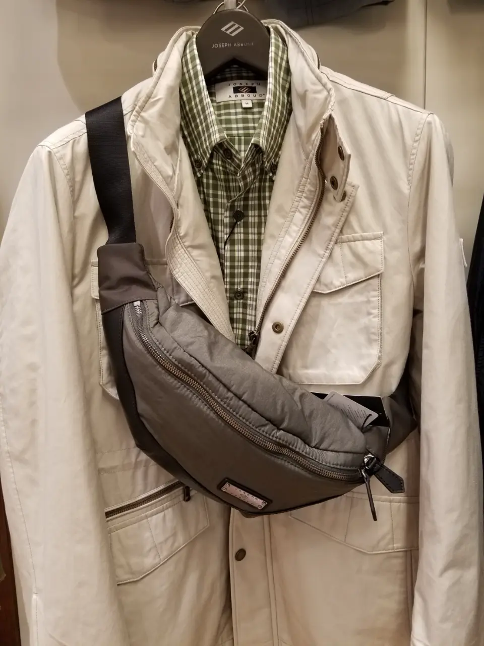 JOSEPH ABBOUD 藤川 コーディネート画像