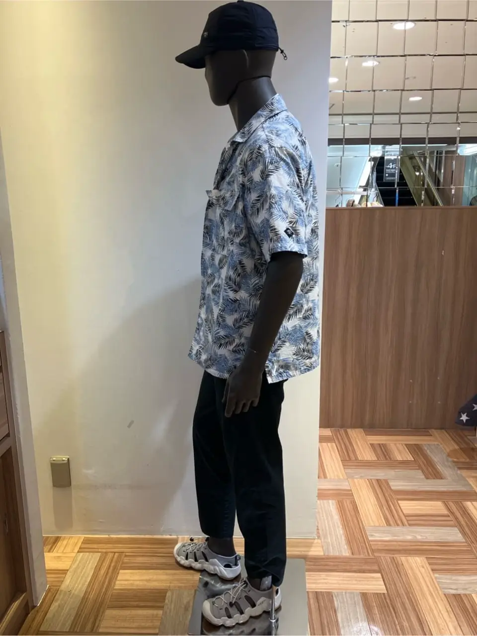 JOSEPH ABBOUD 三澄 コーディネート画像