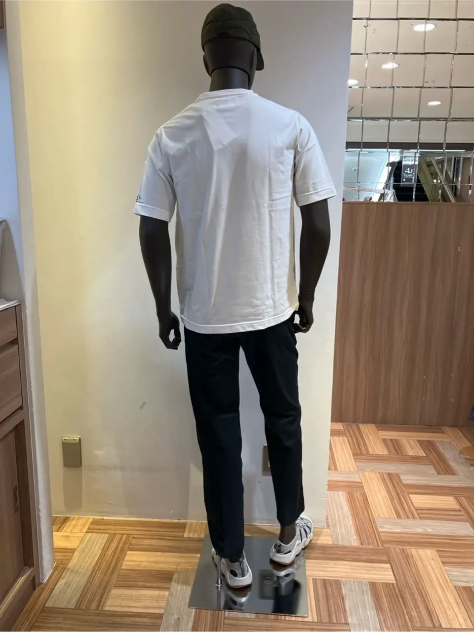 JOSEPH ABBOUD 小城 コーディネート画像